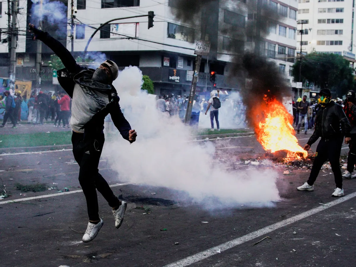 2022-06-22T190330Z_1_LYNXMPEI5L0XZ_RTROPTP_4_ECUADOR-PROTESTS-e1656001686515